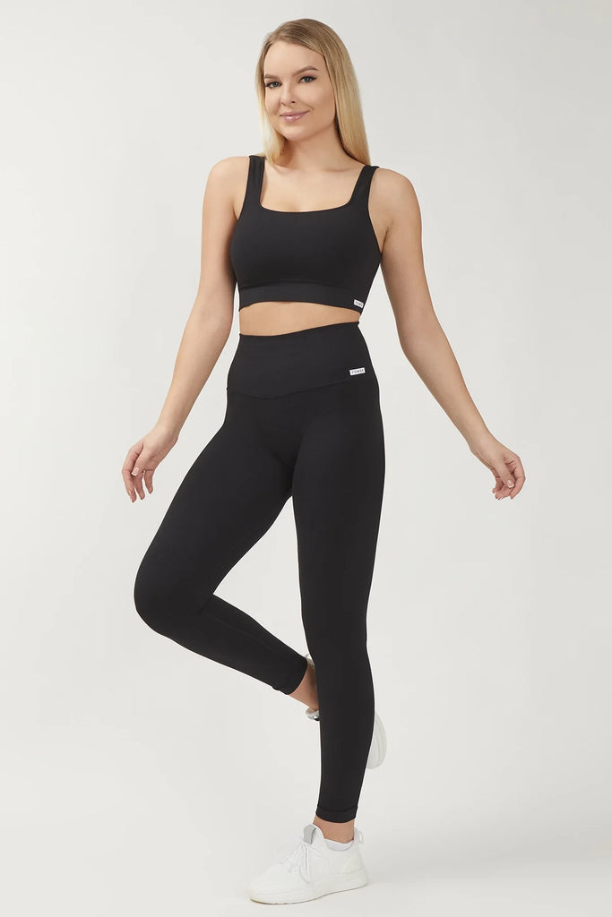 Juoda-sportine-liemenele-essence-bambufir-slimwear