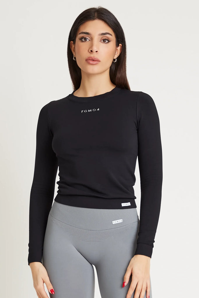 Moteriska-palaidine-ilgomis-rankovemis-juoda-mia-slimwear