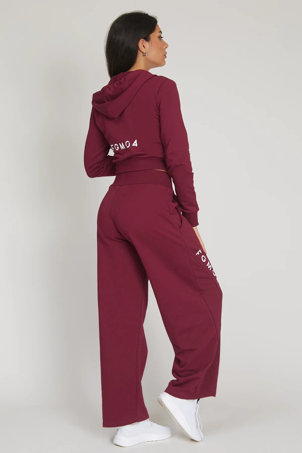 Sweatpants FGM04 „Ikonic Baggy” - burgundy – slimwear Sweatpants FGM04 „Ikonic Baggy” - burgundy – slimwear