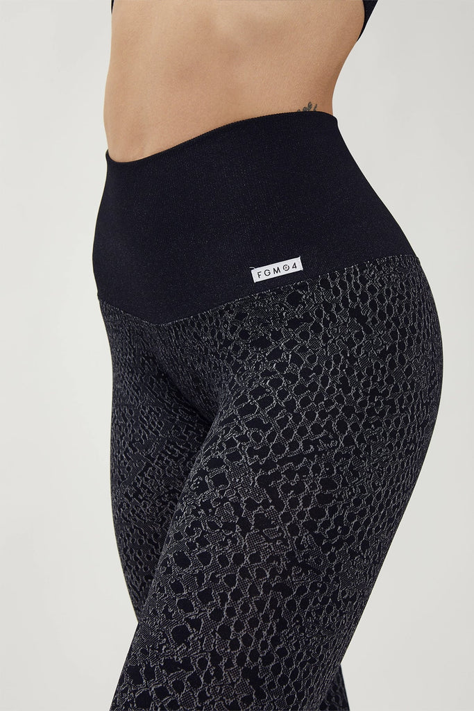 Moteriskos-sportines-tampres-juodos-jungle-python-slimwear