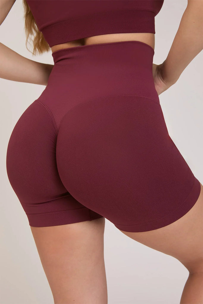 Moteriski sortai bordo