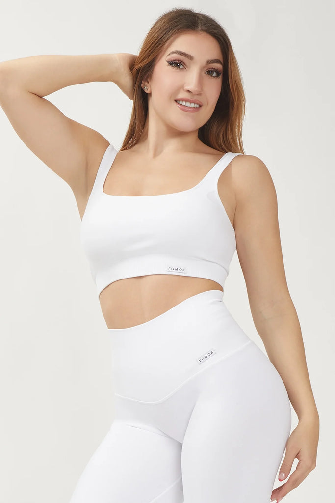 Sportine-liemenele-balta-melisa-gym-fashion-slimwear