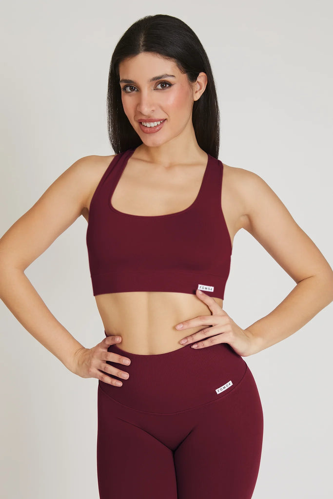 Kostiumėlis sportui moterims bordo